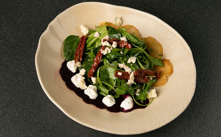 Карпаччо из свёклы с сыром дор-блю