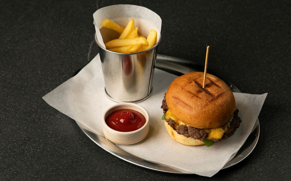 Фирменный Чизбургер